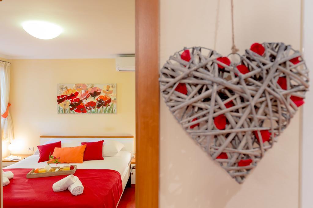 Leona & Borna'S Central Lapad Suites Dubrovnik Bagian luar foto