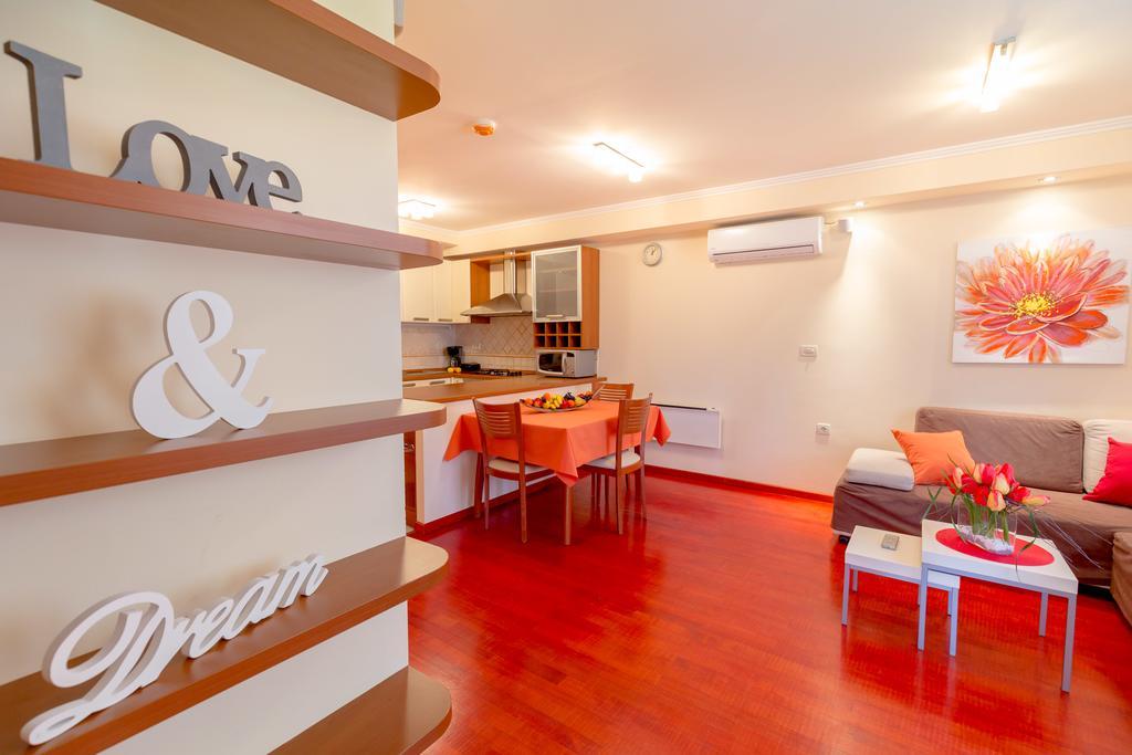 Leona & Borna'S Central Lapad Suites Dubrovnik Bagian luar foto