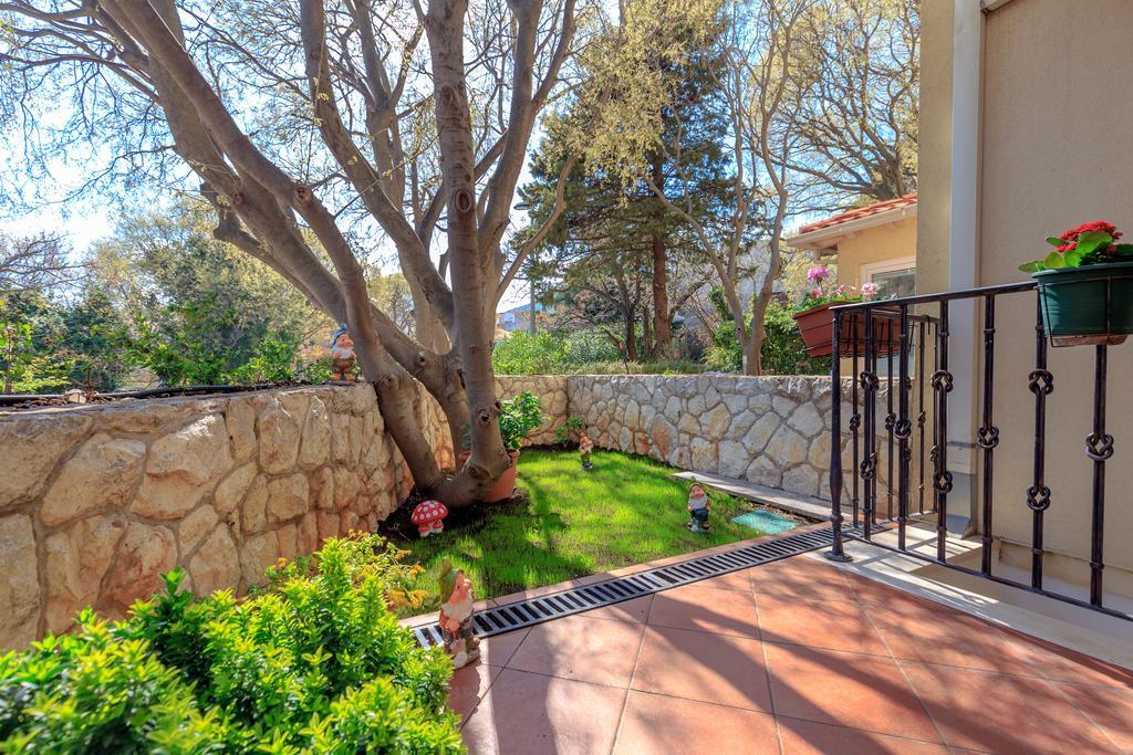 Leona & Borna'S Central Lapad Suites Dubrovnik Bagian luar foto