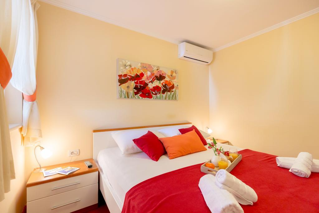 Leona & Borna'S Central Lapad Suites Dubrovnik Bagian luar foto