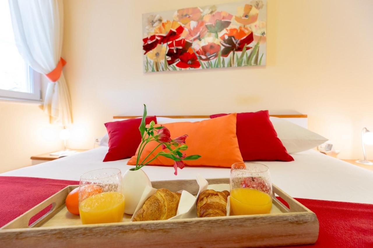Leona & Borna'S Central Lapad Suites Dubrovnik Bagian luar foto