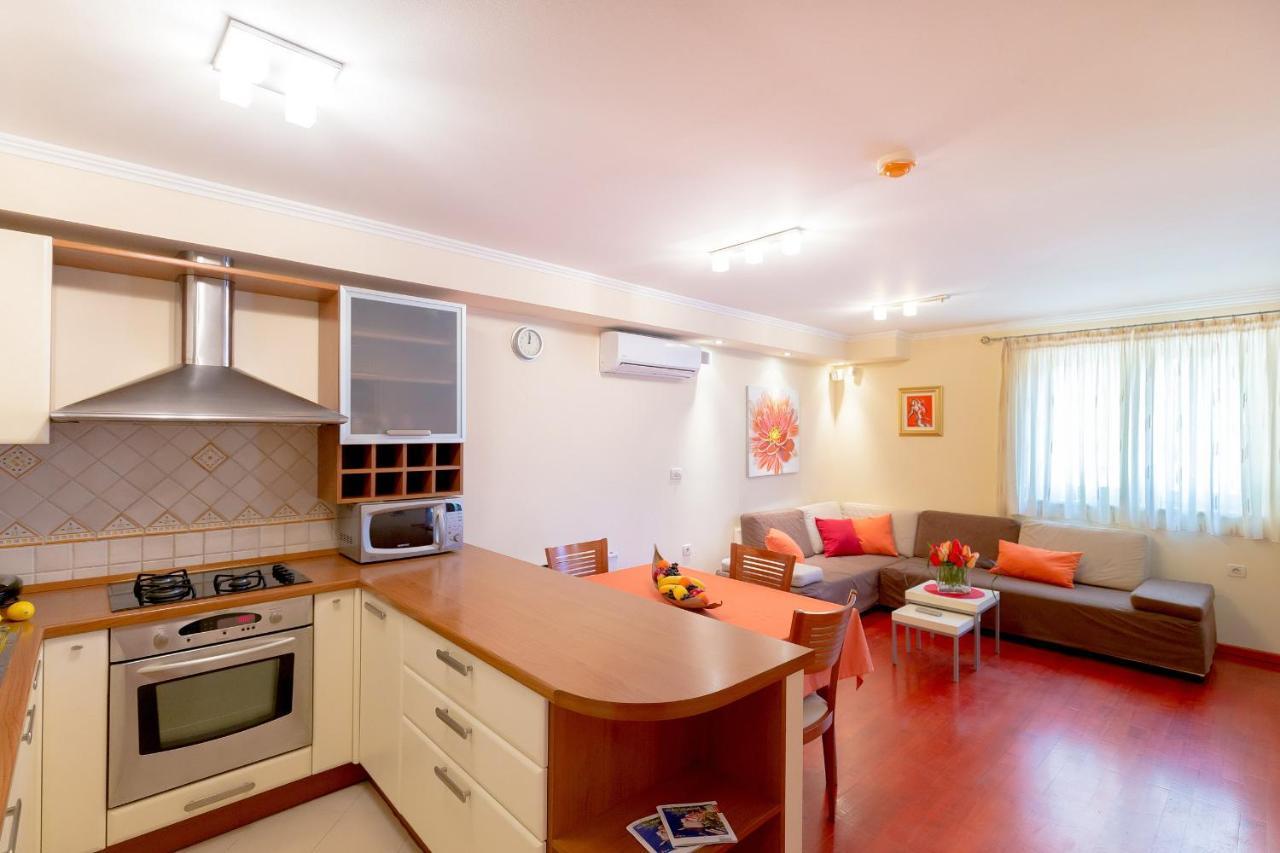 Leona & Borna'S Central Lapad Suites Dubrovnik Bagian luar foto