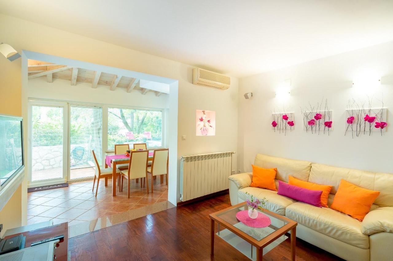 Leona & Borna'S Central Lapad Suites Dubrovnik Bagian luar foto