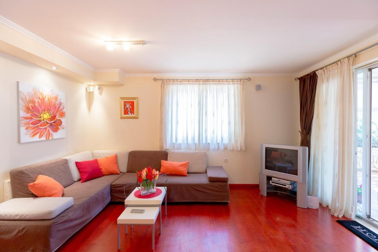 Leona & Borna'S Central Lapad Suites Dubrovnik Bagian luar foto