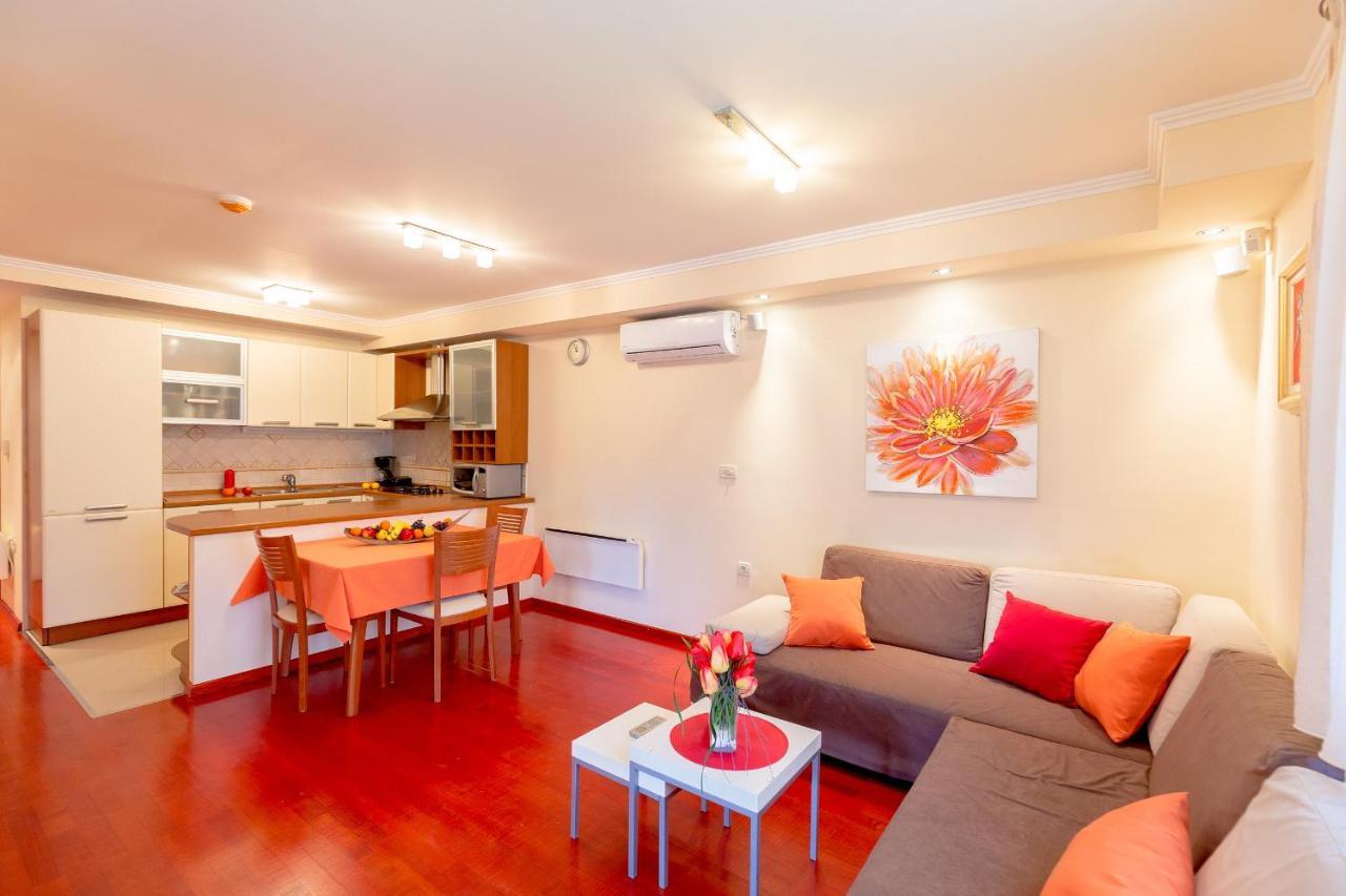Leona & Borna'S Central Lapad Suites Dubrovnik Bagian luar foto