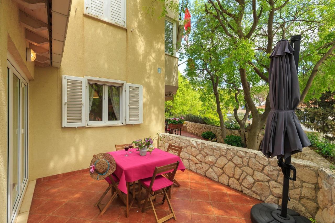 Leona & Borna'S Central Lapad Suites Dubrovnik Bagian luar foto