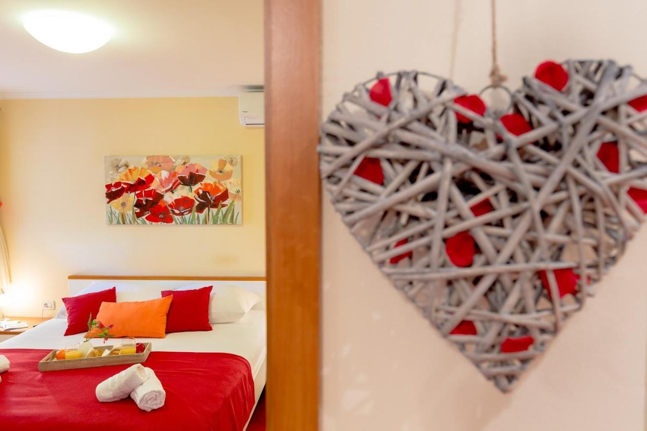 Leona & Borna'S Central Lapad Suites Dubrovnik Bagian luar foto