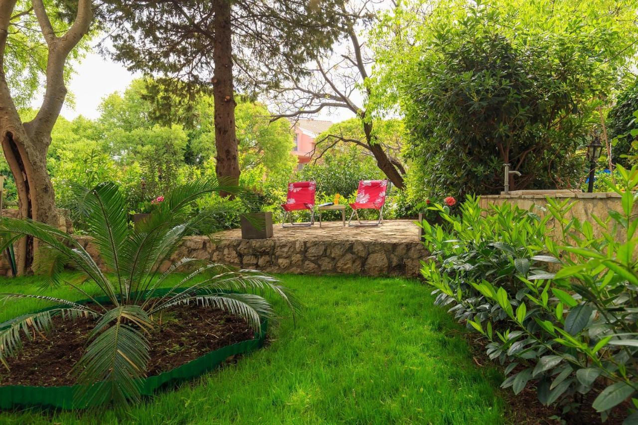 Leona & Borna'S Central Lapad Suites Dubrovnik Bagian luar foto