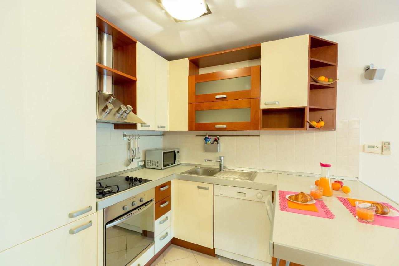 Leona & Borna'S Central Lapad Suites Dubrovnik Bagian luar foto